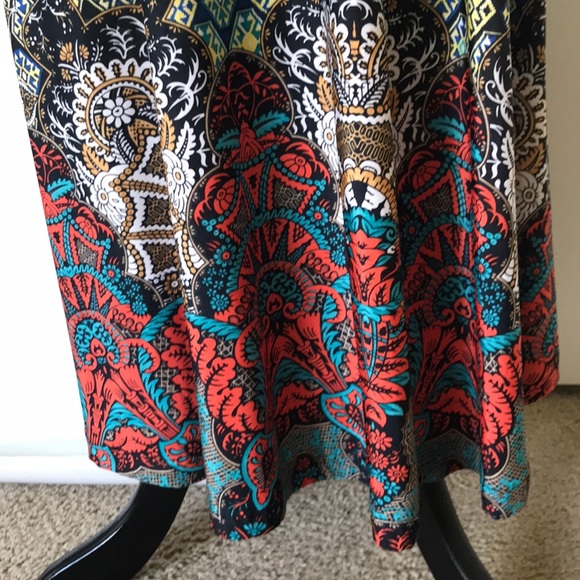 MEDALLION BORDER MAXI DRESS. - Picture 5 of 8